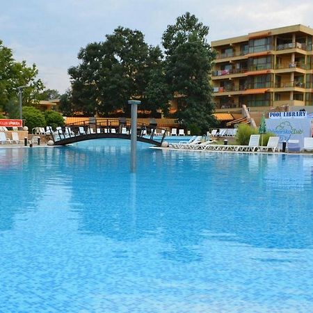 Les Magnolias Hotel Primorsko Bagian luar foto