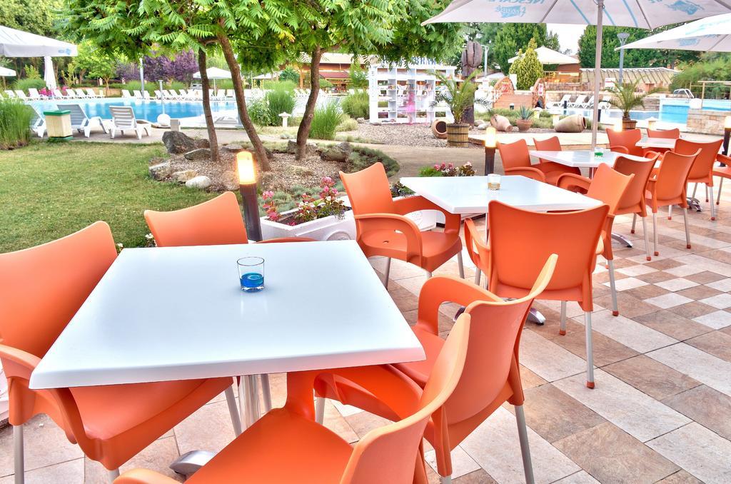 Les Magnolias Hotel Primorsko Bagian luar foto