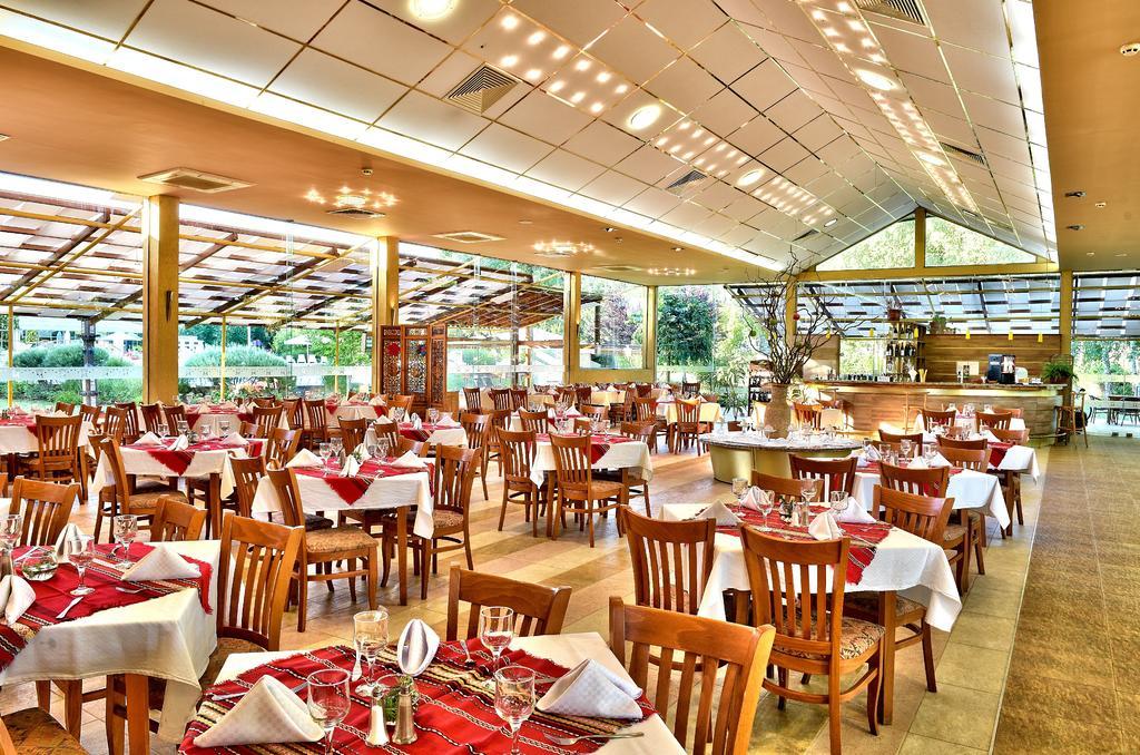 Les Magnolias Hotel Primorsko Bagian luar foto