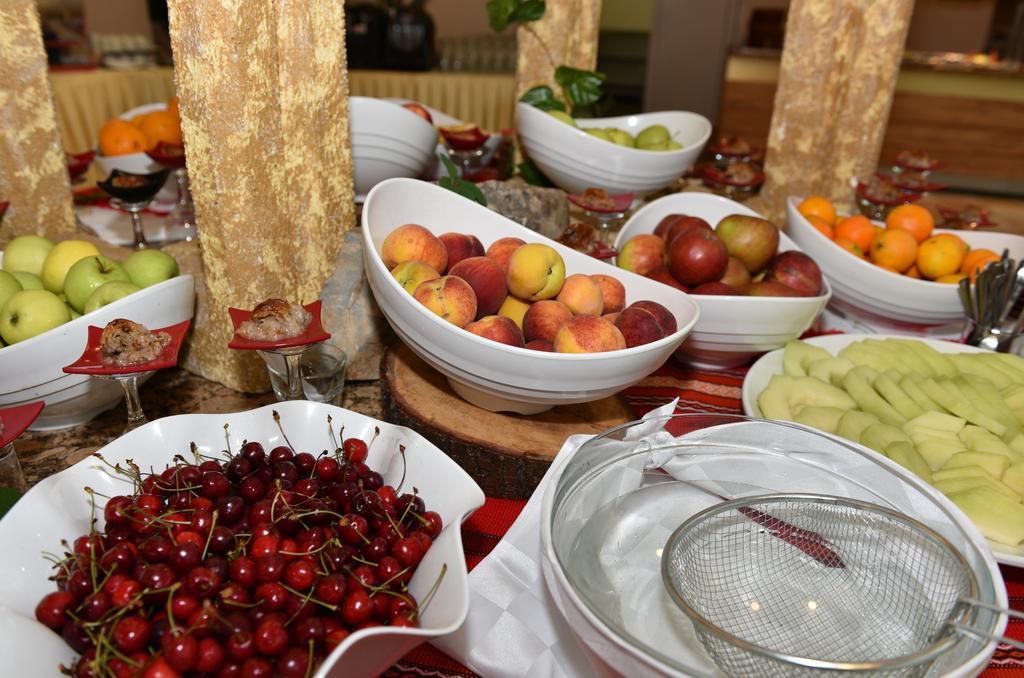 Les Magnolias Hotel Primorsko Bagian luar foto
