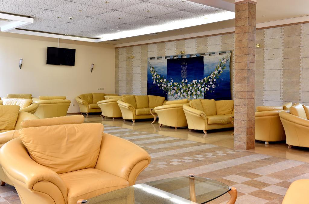 Les Magnolias Hotel Primorsko Bagian luar foto